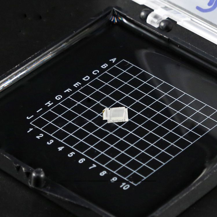 4 通道1273-1286nm 藍(lán)帶區(qū) Rx LWDM4 Z-BLOCK光組件, 800GHz, 0.50/0.75/1.1mm pitch, 8°/13.5°AOI,高隔離度，高光束平行度，低中心波